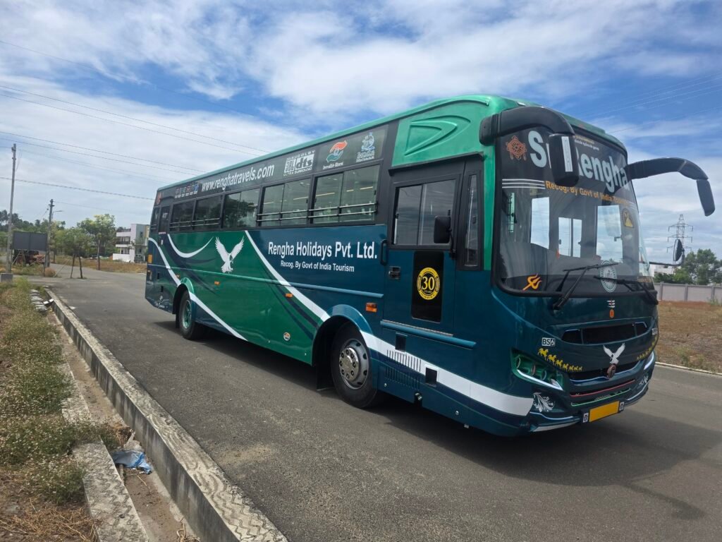 Rengha travels 3+2 Bus 1